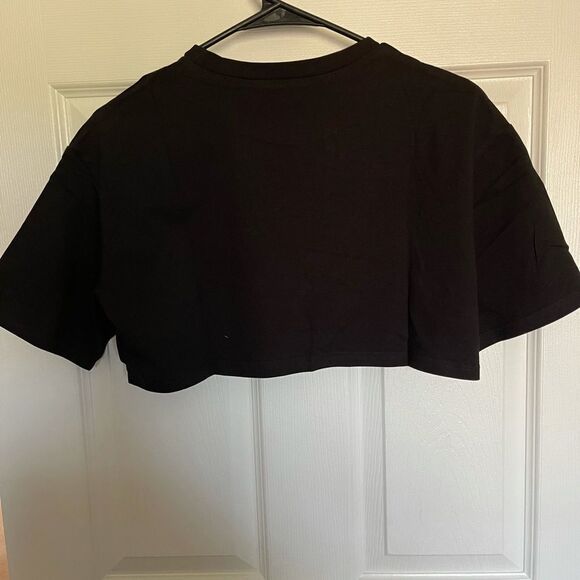 Black and Purple crop top with x0x0x0 size medium - Picture 3 of 5